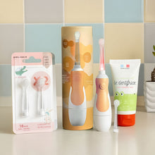Charger l'image dans la galerie, Pack Cadeau Soins Essentiels Bébé Mandarine avec dentifrice bio sans nano!