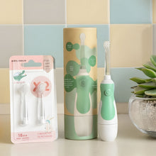 Charger l'image dans la galerie, Pack Éco Bébé Les Babygators Sauge : Brosse à dents sonique + étui kraft + brossettes de rechange