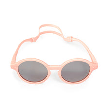 Charger l'image dans la galerie, Pack Kdo Framboise Les P'tis Monstres : Brosse à dents sonique à pile pour Bébé avec Étui de voyage en Kraft + 2 Packs de brossettes + Lunettes de soleil 6-36m, Protection 100% UV