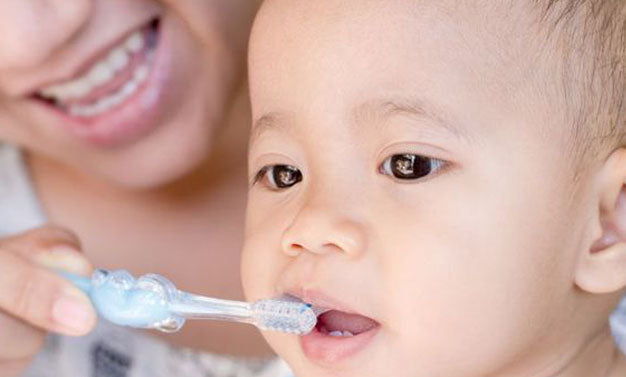 Attention  : Il y a du sucre dans certains dentifrices pour enfants !