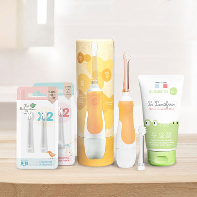 Pack Kdo Bébé Mandarine: Brosse à dents sonique à pile pour Bébé avec Étui de voyage en Kraft + 2 Pack de brossettes + Dentifrice bébé 0-5 ans sans nanoparticule