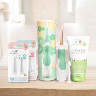 Pack Kdo Sauge Bébé : Brosse à dents sonique à pile pour Bébé avec Étui de voyage en Kraft + 2 Pack de brossettes + Dentifrice bébé 0-5 ans sans nanoparticule